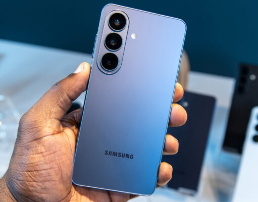 Samsung’s Executive Sudden Visit Signals New Battle in the Smartphone Market